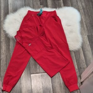 Figs Red Technical Collection Set